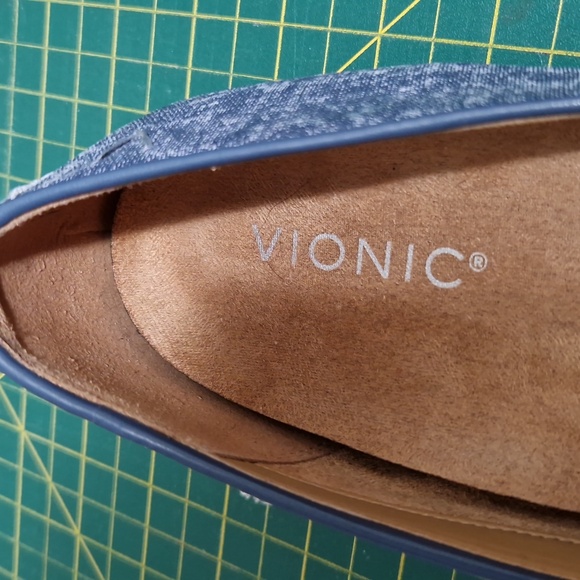 Vionic flats in denim color - Picture 9 of 9